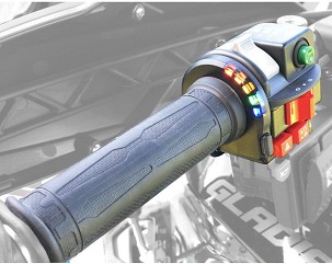 KOSO RUČKE GREJANE SA KONTROLEROM I GREJAČEM PALCA ATV/SKUTER ZA SNEG (22MM + 22MM, 7/8 CALA + 7/8 CALA) DUŽINA 130MM 5 NIVOA GREJANJA (EL)
