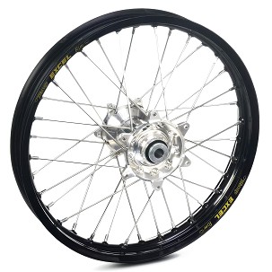 REX WHEELS KOMPLETNE TOČAK ZADNJE REX 19 INČA 19 X 2,15 CRNA FELGA / SREBRNA PIASTA / SREBRNE ŽBICE / SREBRNE NIPLE (OSOVINA 25MM) ZA KTM SX / SXF '13-'22 , HUSQVARNA TC / FC '16- , (HIGH 3X LEŽAJ)