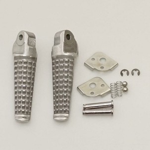 BIKETEC PARTS SET PAPUČICA (PAPUČICE) PUTNIKA KOMPLETAN SA NOSAČIMI SUZUKI GSXR 600/750 '96-05, GSXR 1000 '01-04 BOJA SREBRNA