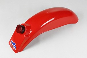 UFO BLATOBRAN ZADNJI UNIVERZALNI SA SVETLOM KTM '75-'76, GORI '74-'76, BETA '76-'78 BOJA CRVENA