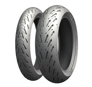 MICHELIN KOMPLET GUMA (CAI162459/24) 120/70ZR17 ROAD 5 (58W) TL M/C PREDNJA DOT 2024 + (CAI811140/25) 190/50ZR17 ROAD 5 (73W) TL M/C ZADNJA DOT 2025 + NESESER MICHELIN