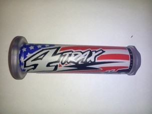 HARRI'S RASPRODAJA RUČKE 01698-US QUAD 4TRAX USA (120 MM/22 MM) BEZ OTVORA BOJACRNA/CRVENA/PLAVA/BELA