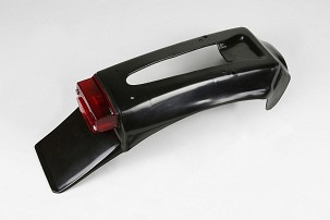 UFO BLATOBRAN ZADNJI (WYPENIENIE) SA SVETILJKOM SUZUKI RM 125/250 '89-92, BOJA CRNA