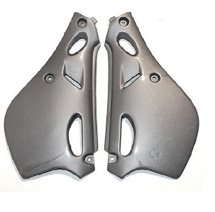 UFO ZADNJE BOČNE PLASTIKE KTM SX 60/65 97-01 BOJA SREBRNA