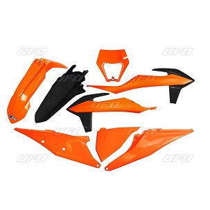UFO KOMPLET PLASTIKE KTM EXC 125 '20-'21, EXC 250 / 300 TPI '20-'23, EXC-F 250 / 350 / 450 / 500 '20-'23 SA ŠTITNIKOM LAMPE BOJA OEM '20 (NARANDŽASTA/CRNA) (KT527E999)