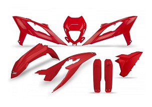 UFO KOMPLET PLASTIKE (FULL KIT) SA ŠTITNICIMA TELESKOPA (AMORTIZERA) BETA RR 125 / 250 / 300 / 350 / 400 / 450 '23-'24 BOJA CRVENA