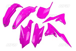 UFO KOMPLET PLASTIKE YAMAHA YZF 250 '14-'18, YZF 450 '14-'17 BOJA ROZE FLUO (YA318P)