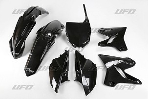 UFO KOMPLET PLASTIKE YAMAHA YZ 125 '15-'21, YZ 250 '15-'21 BOJA CRNA (YA319E001)