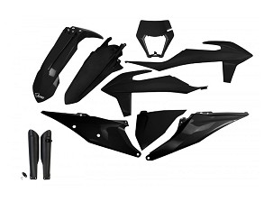 UFO KOMPLET PLASTIKE (FULL KIT) SA ŠTITNICIMA TELESKOPA (AMORTIZERA) KTM EXC 125 '20-'21, EXC 250 / 300 TPI '20-'23, EXC-F 250 / 350 / 450 / 500 '20-'23 BOJA CRNA