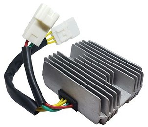 DZE REGULATOR NAPONA APRILIA MP3 125/300/500 '08-'18; LIBERTY 125/150 '11-'12; BEVERLY 125/300 '10-'15; VESPA GTS 125/250/300 '08-'17 (OEM 641709) MOSFET (35A)