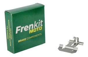 FRENKIT MOTO 2026/05 KOMPLET PLOČICA ZA FIKSIRANJE, KLINOVA I OSIGURAČA KOČIONE ČELJUSTI BREMBO PREDNJA DUCATI DIAVEL V4 '22-'25, MULTISTRADA V4 '21-'25, PANIGALE V4 '18-'24, SUZUKI GSX 1300 R HAYABUSA '13-'24