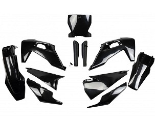 UFO KOMPLET PLASTIKE (FULL KIT) SA ŠTITNICIMA TELESKOPA (AMORTIZERA) HUSQVARNA TC 125/250 '19-'22, FC 250/350/450 '19-'22 BOJA CRNA (HU622E001)