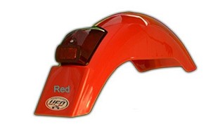 UFO BLATOBRAN ZADNJI UNIVERZALNI CROSS ENDURO VINTAGE SA SVETLOM 50CC, 80CC, 125CC '75-'79 BOJA CRVENA