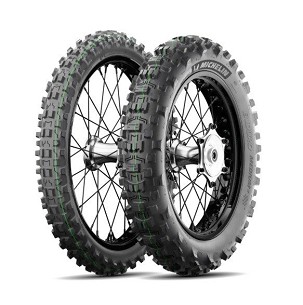 MICHELIN KOMPLET GUMA (CAI322909/25) 2x90/100-21 ENDURO MEDIUM 2 57R TT PREDNJI DOT 2025 + (CAI536997/25) 2x 140/80-18 ENDURO MEDIUM FIM 70R TT ZADNJI DOT 2025 + ZVUČNIK JBL