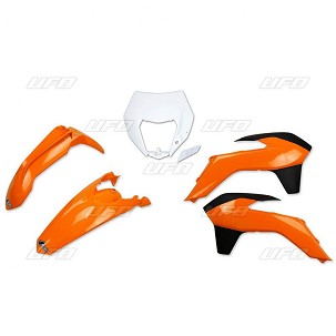 UFO KOMPLET PLASTIKE KTM EXC/EXCF '14-'16 SA ŠTITNIKOM LAMPE BOJA OEM '14 (NARANDŽASTA/BELA/CRNA) (KT524E999)