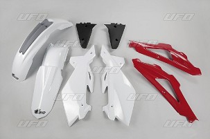 UFO KOMPLET PLASTIKE HUSQVARNA TC 4T '05-'07 BOJA OEM '07 (BELA/CRVENA/CRNA) (HU606E999)